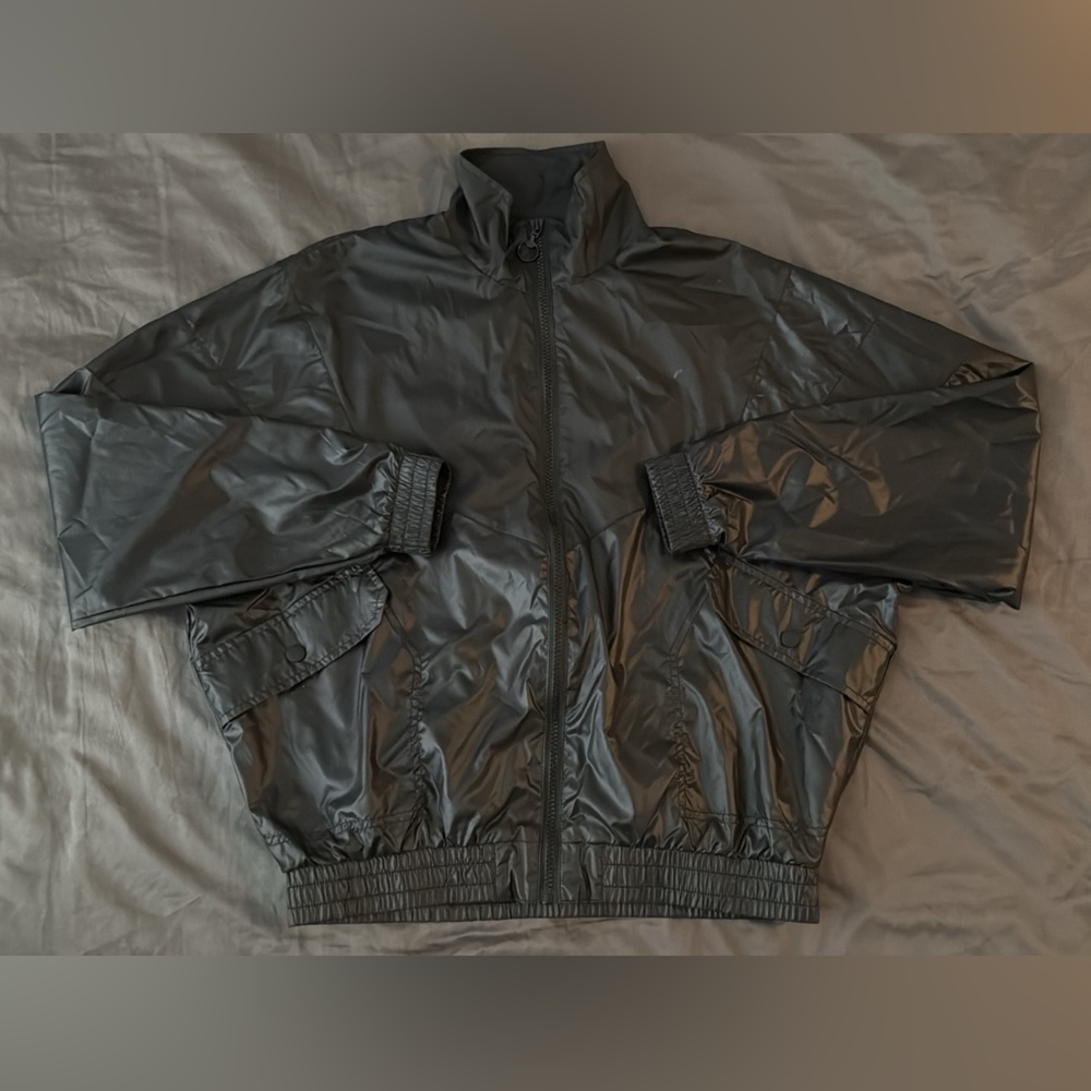 Puma windbreaker size small